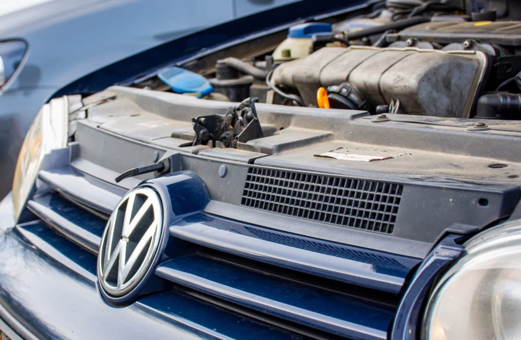 Wie Volkswagen Golf 4 1.4 16V Motoröl und Ölfilter wechseln?