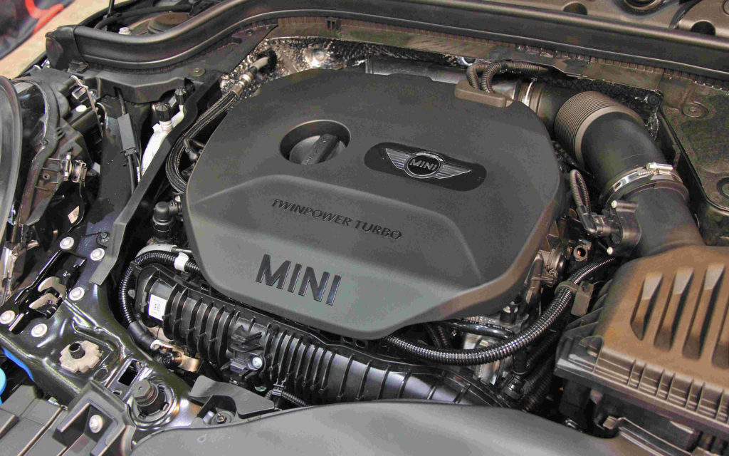 Beim Zahnriemenwechsel beim Mini Cooper hängen die Kosten vom Motortyp ab