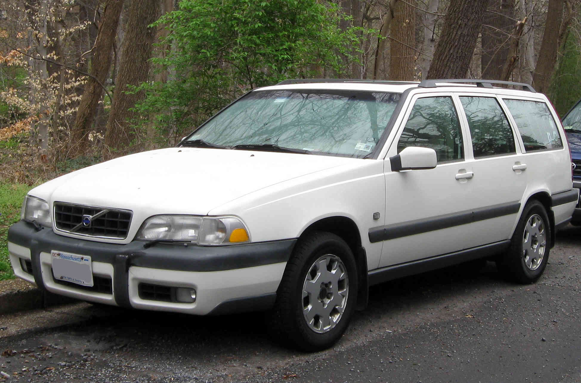 Was macht die Werkstatt am Volvo V70 Zum Zahnriemenwechsel führt die Werkstatt am Volvo V70 zahlreiche Arbeiten durch