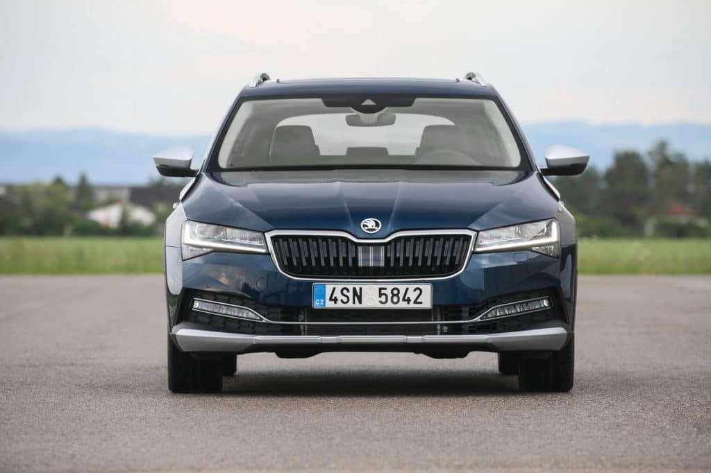 Inspektion bei einem Skoda Superb