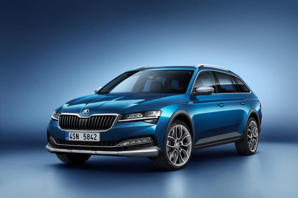 Inspektion bei einem Skoda Superb III Scout