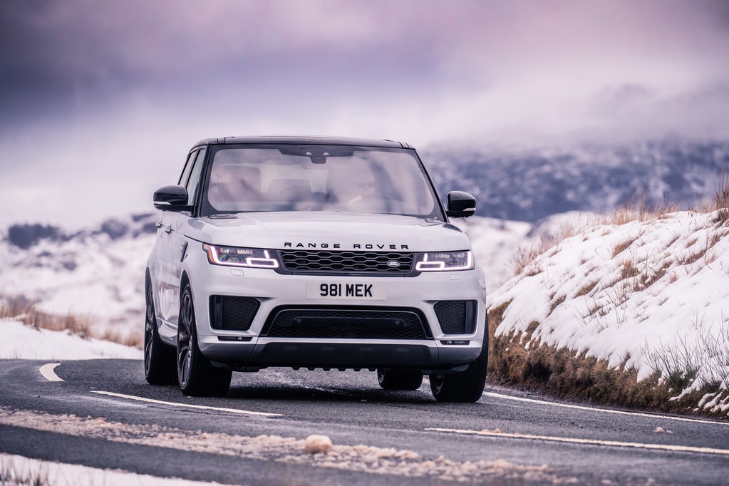 Inspektion bei einem Land Rover Range Rover