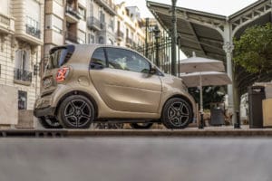 Inspektion bei einem smart fortwo