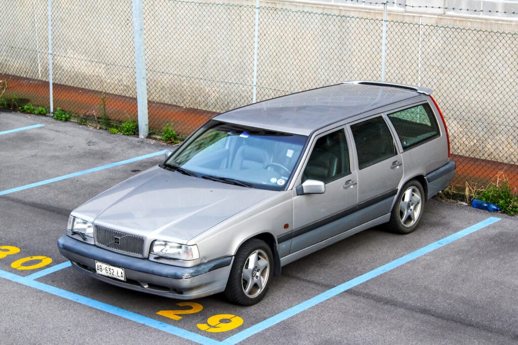 Ölwechsel beim Volvo 850