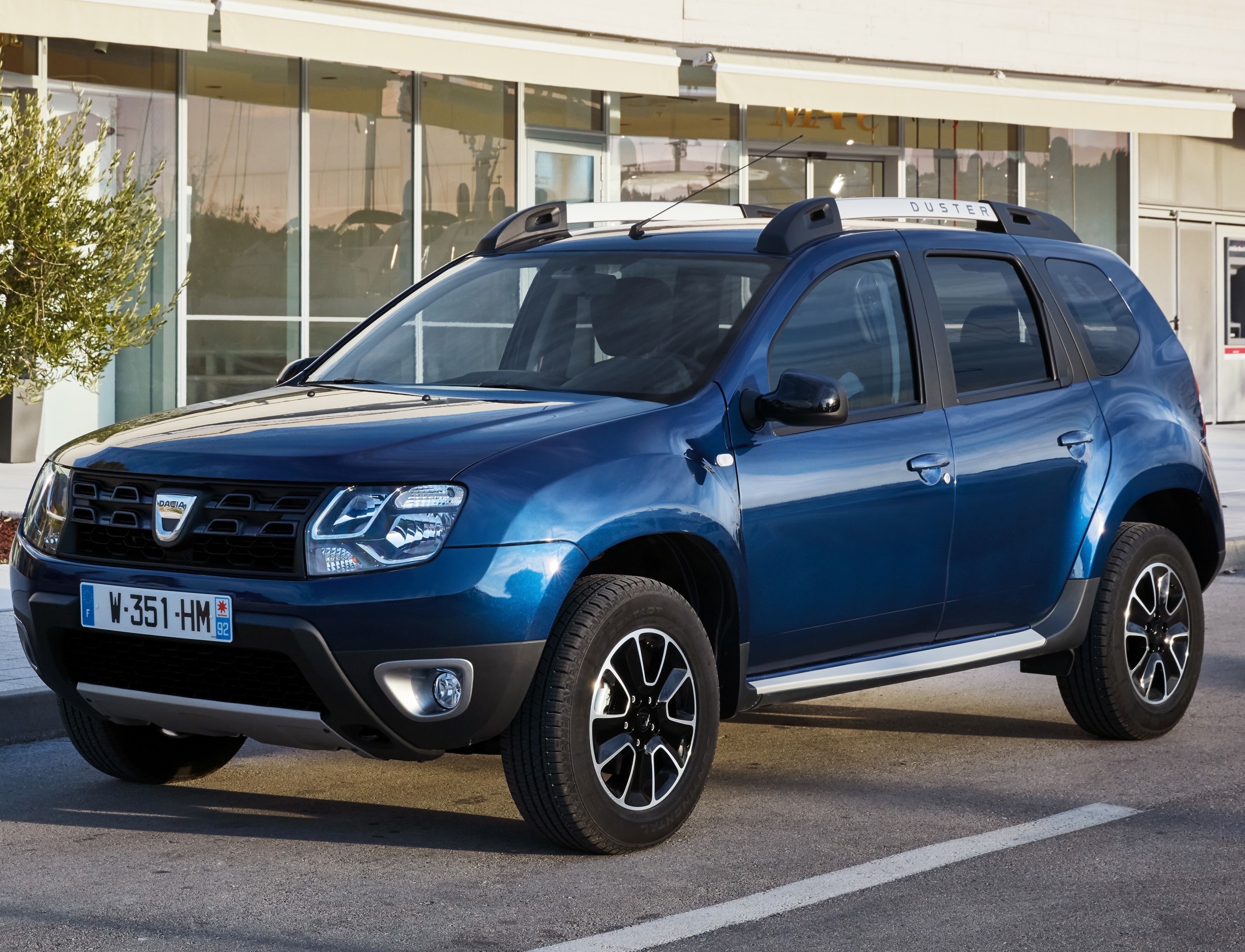 Inspektion bei einem Dacia Duster