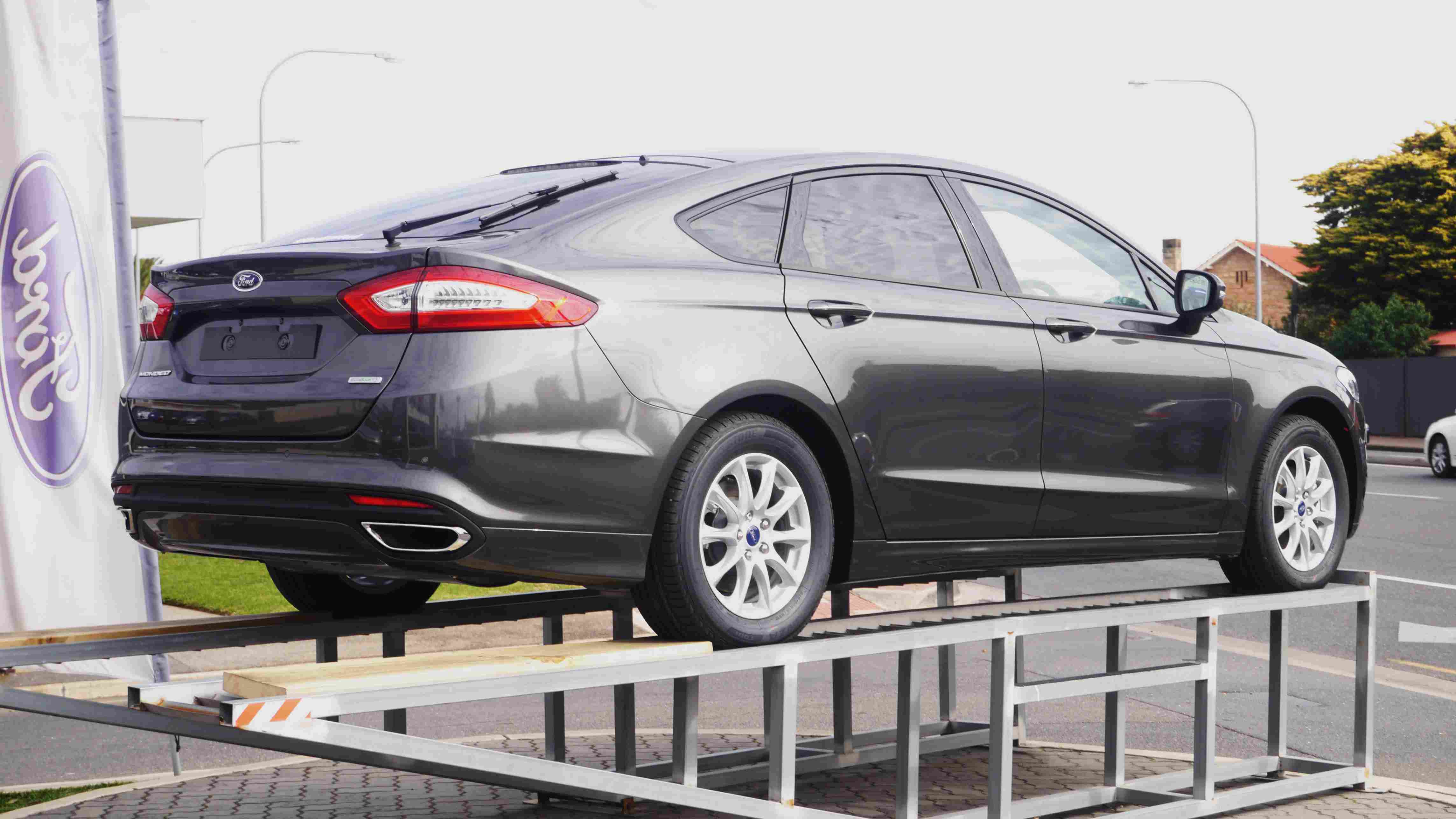 Ford Mondeo V Schrägheck 1.0 Ecoboost