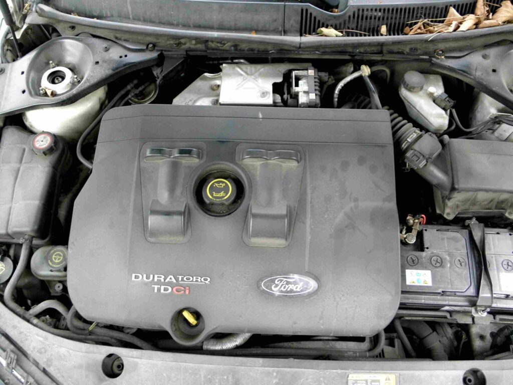 Die Kosten für die Inspektionen beim Ford Mondeo MK5 hängen vom Umfang der Wartungsarbeiten ab