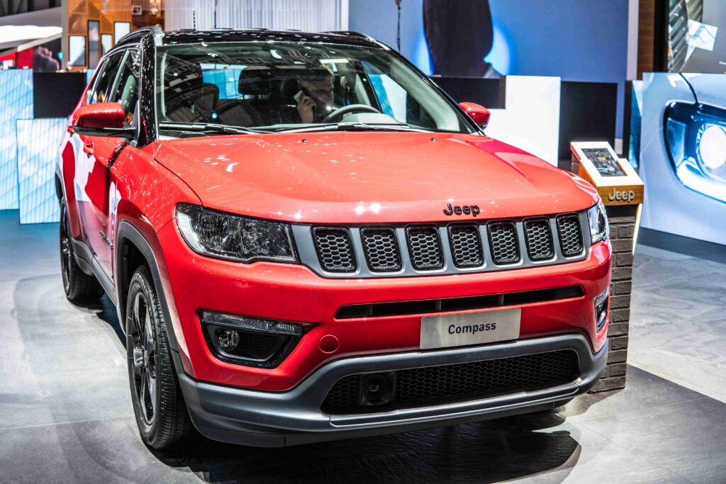 Durch die regelmäßigen Wartungen bleibt der Wert des Jeep Compass lange erhalten