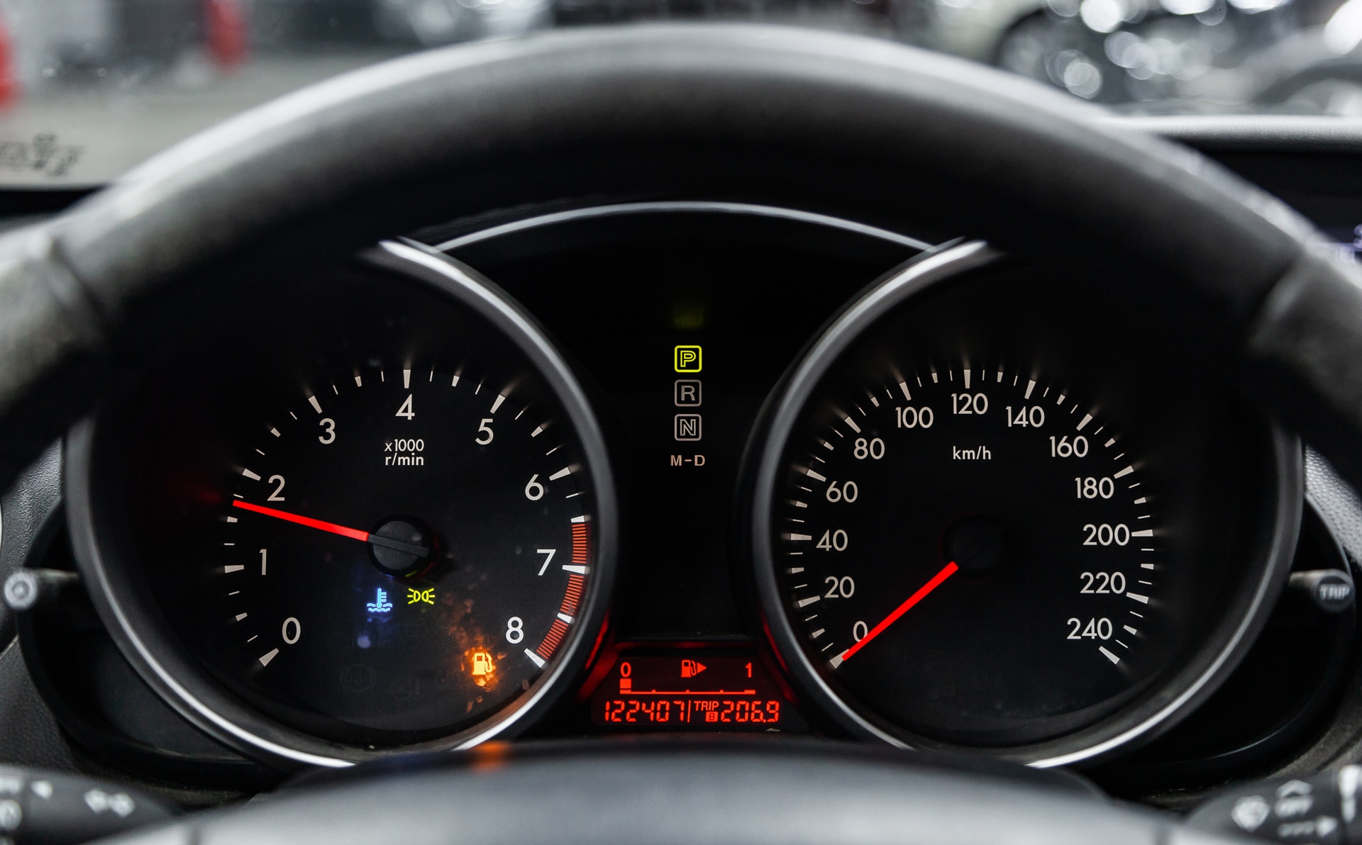 Mazda 5 Cockpit mit Kontrollleuchten