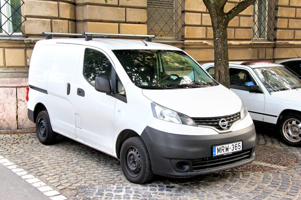 Ölwechsel beim Nissan NV200