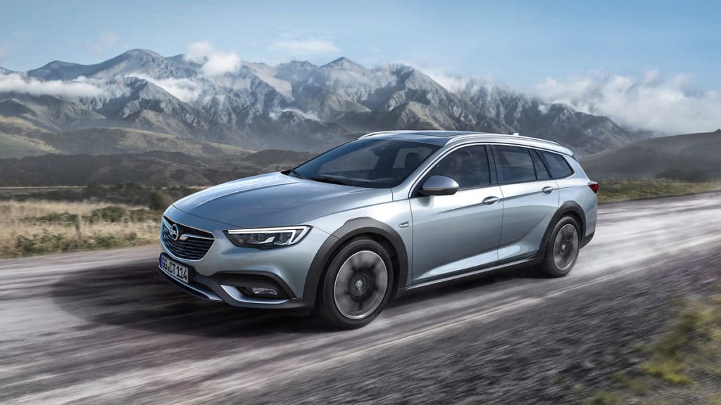 Inspektion bei einem Opel Insignia Country Tourer