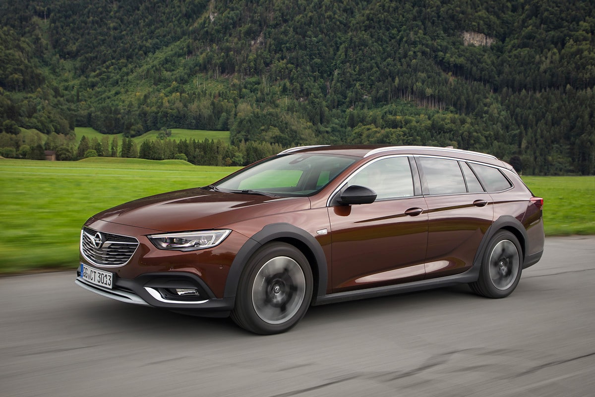 Inspektion bei einem Opel Insignia B Country Tourer Z18