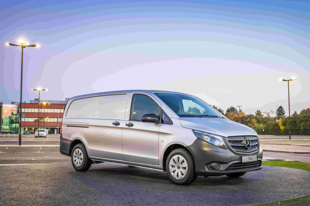 Hintere Bremsen beim Mercedes Benz Vito Mixto wechseln