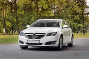 Bremsen wechsel vorne beim Opel Insignia