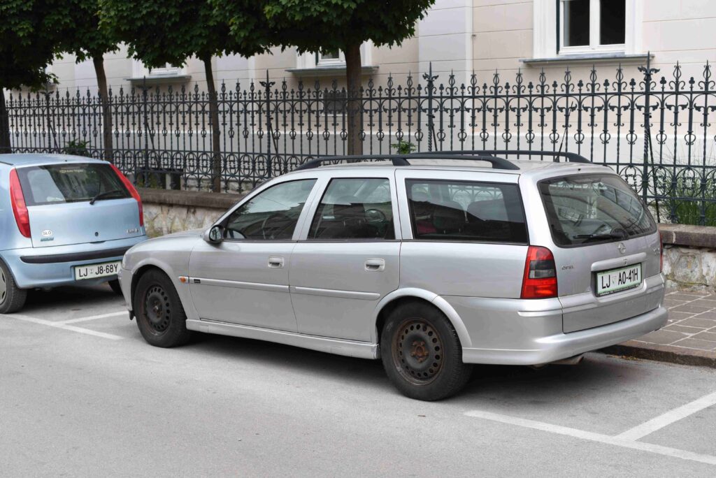 Bremsenwechsel hinten beim Opel Vectra B