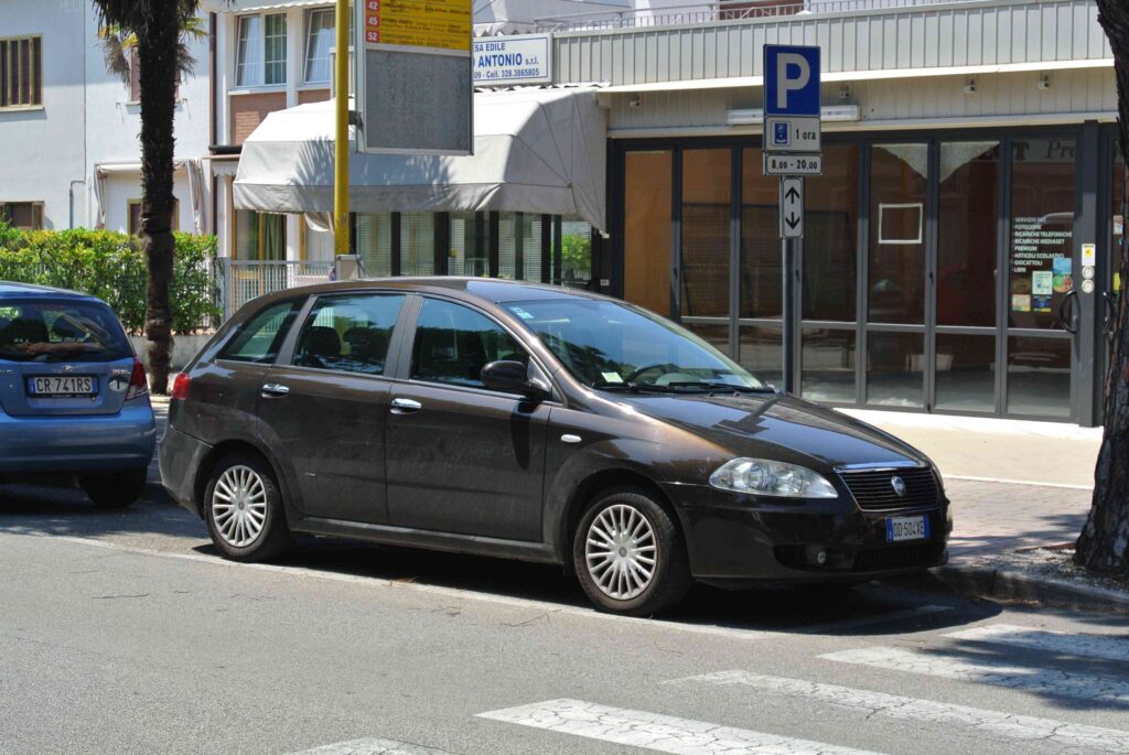 Bremsen hinten wechseln beim Fiat Croma