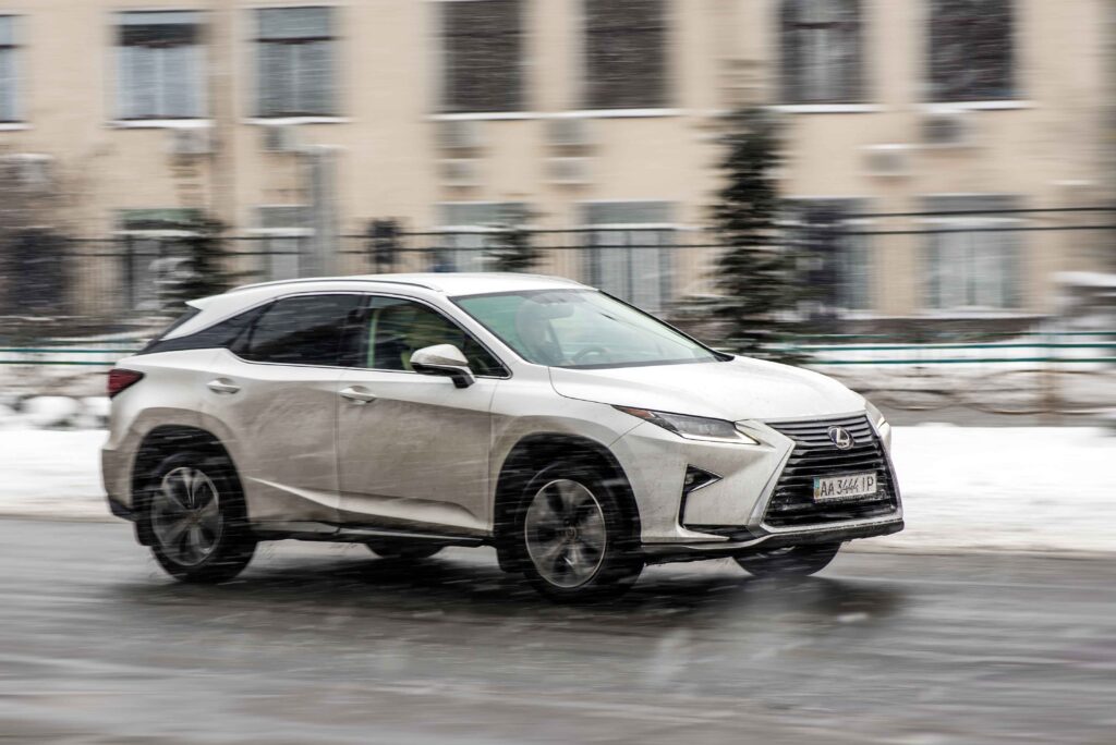 Bremsen hinten beim Lexus RX wechseln