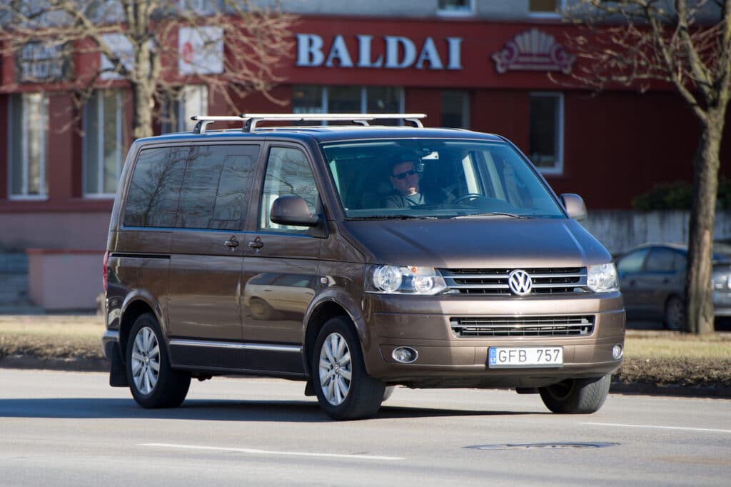 Anhängerkupplung nachrüsten beim VW Multivan T5