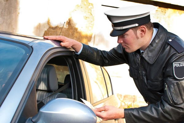 Fahren ohne TÜV Polizeikontrolle