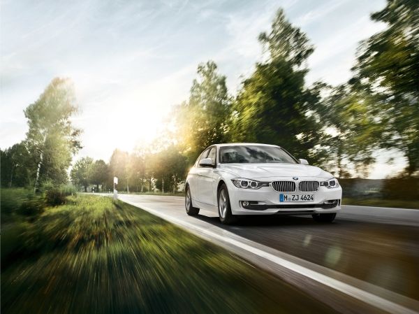 Inspektion eines BMW der 3er Reihe vom Typ F30