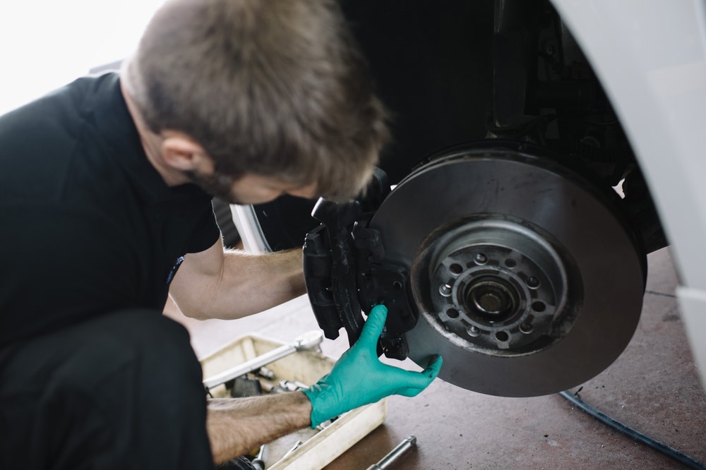 Bremsen wechseln VW T-Roc: Kosten und Infos Werkstattarbeit